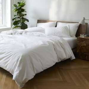 Brooklinen Luxury Percale Sheet Set - 4 Piece 100% Cotton Bed Sheets - 1 Fitted & 1 Flat Sheet, 2 Pillowcases - Cotton Percale Sheets for Hot Sleepers (Queen Size, White)